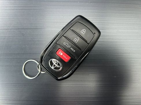 Used 2023 Toyota Tundra Platinum image 32