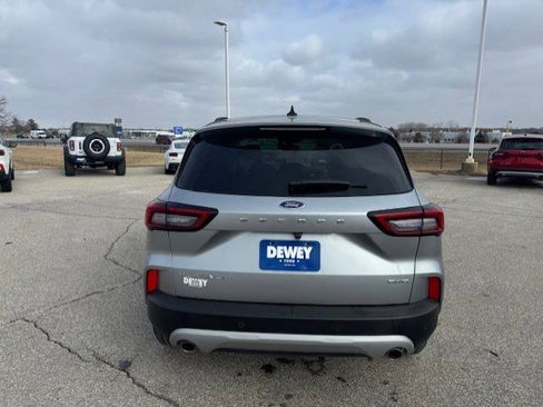 Used 2023 Ford Escape Platinum image 7