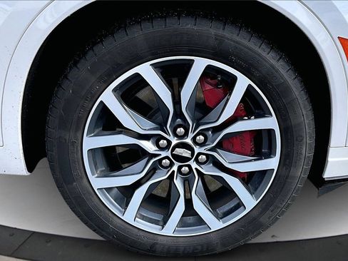 Used 2024 Cadillac XT6 Sport image 36