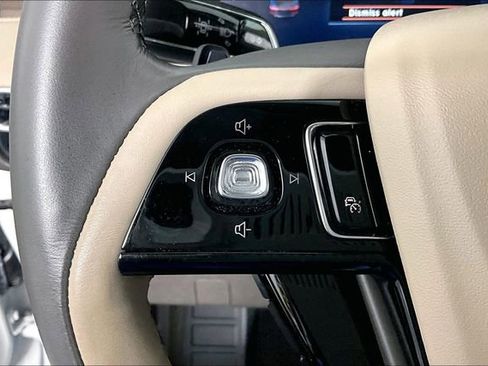 Used 2023 Lincoln Corsair Reserve FWD image 17