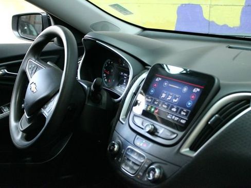Used 2022 Chevrolet Malibu LT FWD image 10