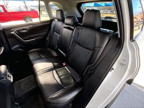 Used 2020 Toyota RAV4 XLE image 20