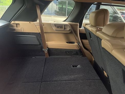 Used 2023 Land Rover Range Rover Long Wheelbase Autobiography AWD/4WD image 9