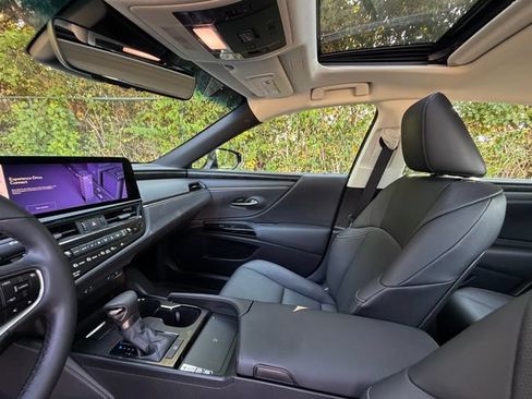 Certified 2023 Lexus ES 350 w/ Premium Package FWD image 27