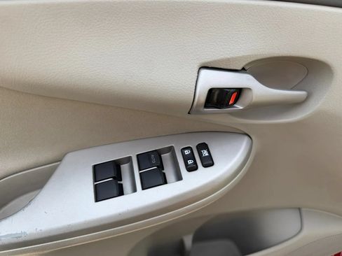 Used 2010 Toyota Corolla LE FWD image 18