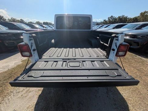 New 2026 Jeep Gladiator Sport AWD/4WD image 10