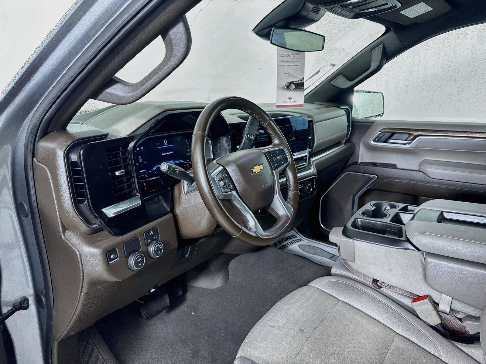 Used 2025 Chevrolet Silverado 1500 LT RWD image 9