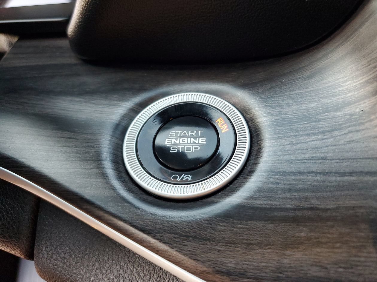 Used 2024 Jeep Grand Cherokee Limited RWD image 23
