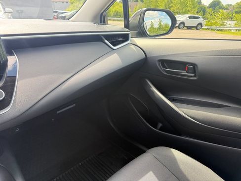 Used 2025 Toyota Corolla LE FWD image 21