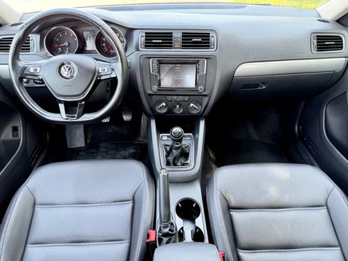 Used 2017 Volkswagen Jetta SE FWD image 29