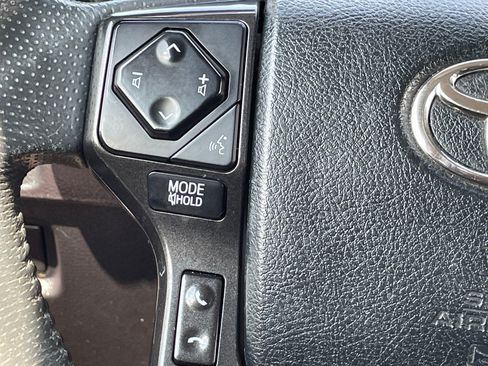 Used 2021 Toyota 4Runner TRD Off-Road AWD/4WD image 13