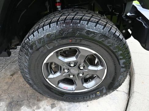 Used 2021 Jeep Gladiator Rubicon w/ Cold Weather Group AWD/4WD image 11