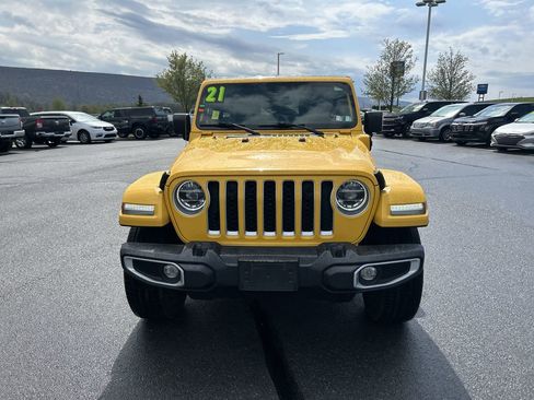 Used 2021 Jeep Wrangler Unlimited Sahara w/ Dual Top Group AWD/4WD image 2