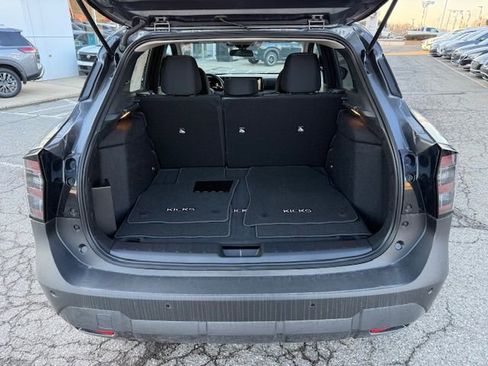 New 2025 Nissan Kicks SV image 31