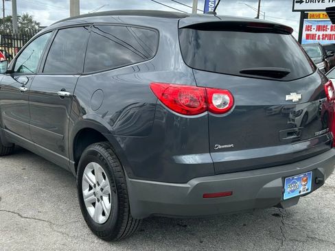 Used 2012 Chevrolet Traverse LS FWD image 6