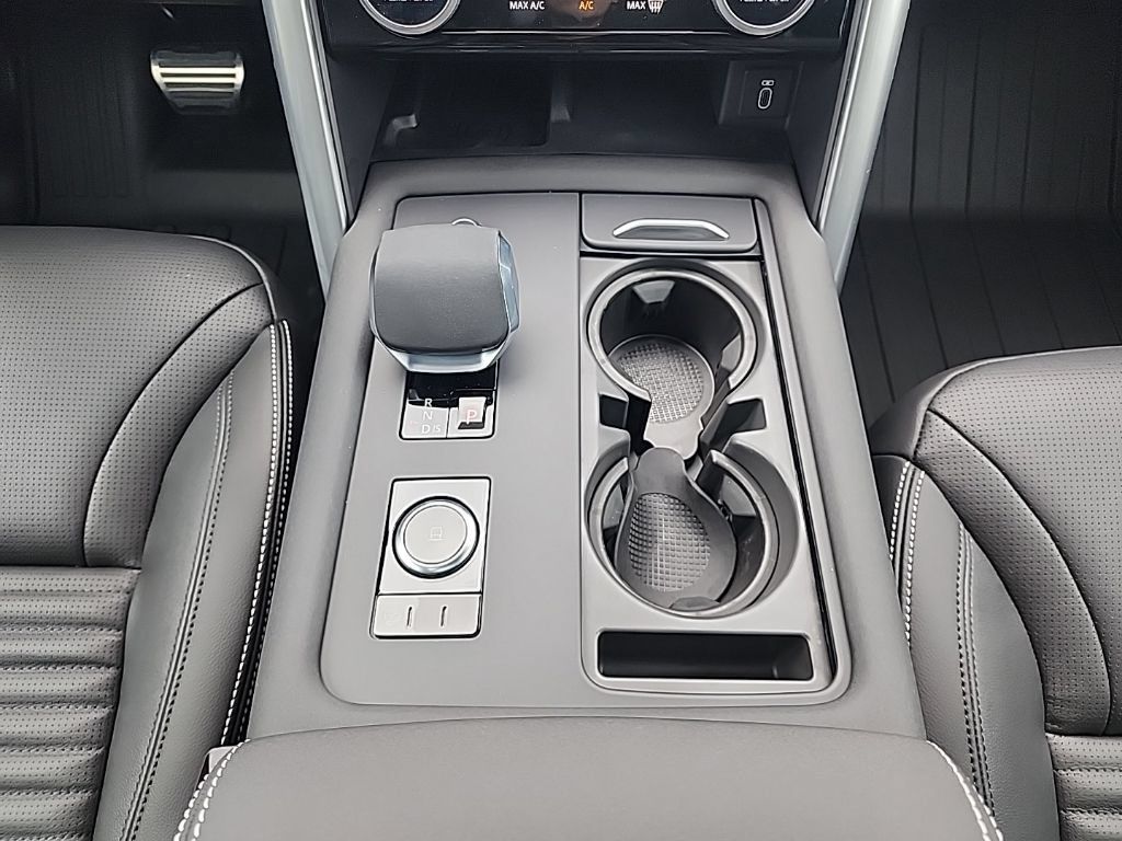 New 2026 Land Rover Discovery Limited Edition AWD/4WD image 23
