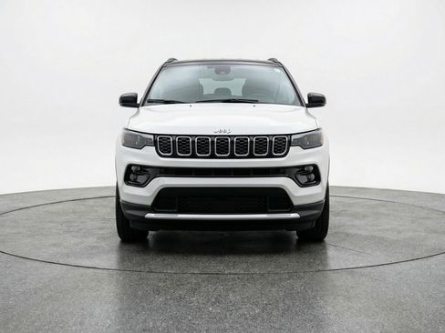 Used 2025 Jeep Compass Limited image 2