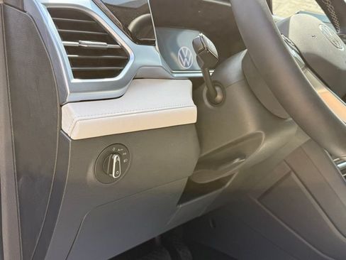 New 2026 Volkswagen Taos SE AWD/4WD image 25