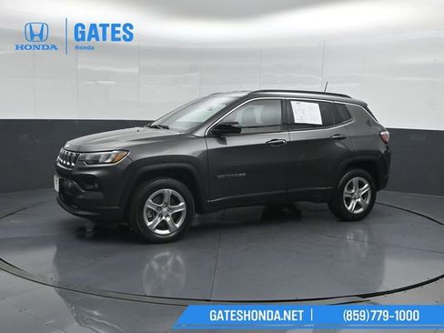 Used 2024 Jeep Compass Latitude AWD/4WD image 7