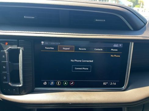 Used 2021 GMC Yukon XL Denali w/ Denali Premium Package image 28