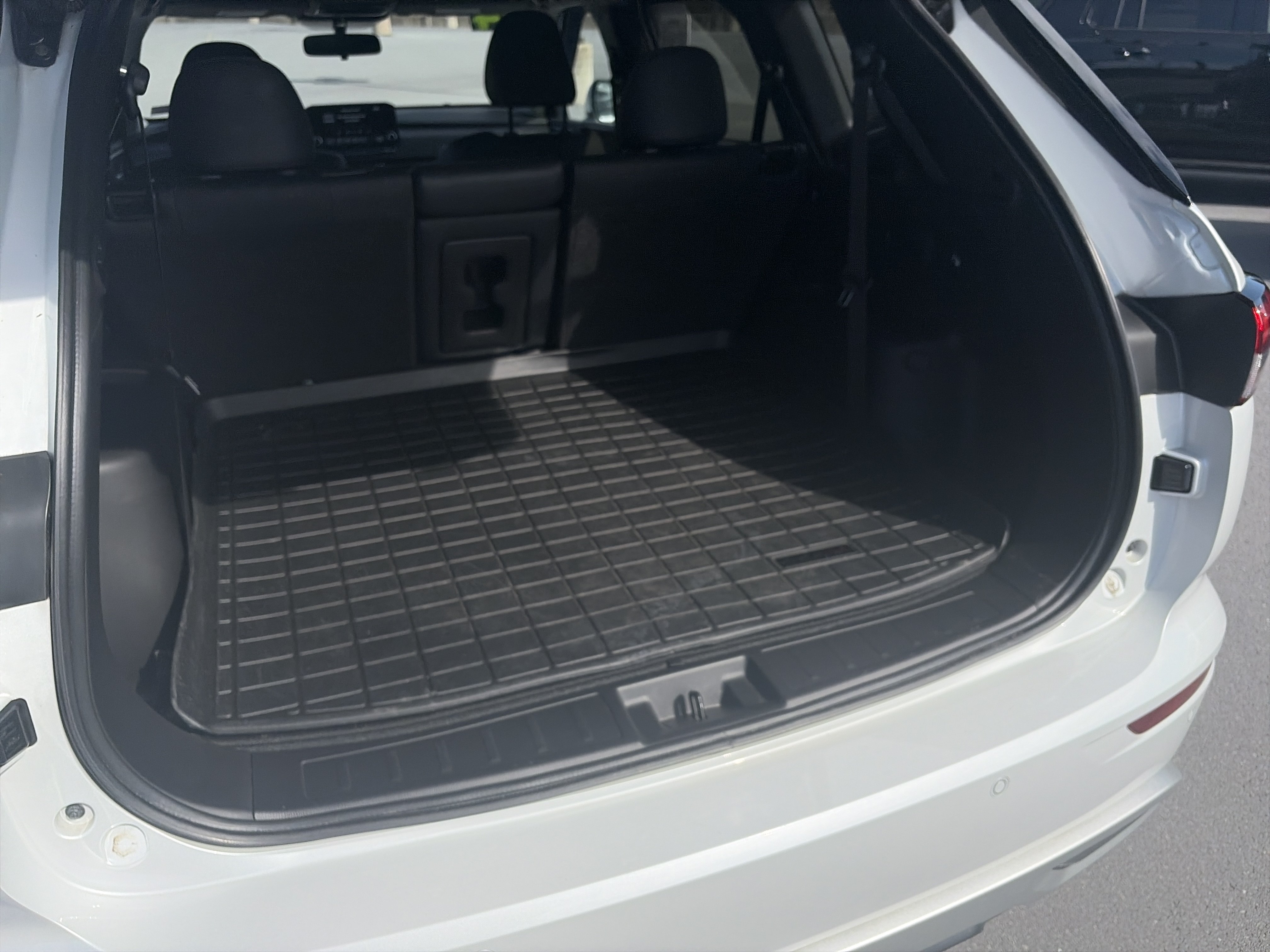 Used 2024 Mitsubishi Outlander SE AWD/4WD image 17