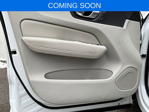 Certified 2023 Volvo XC60 B5 Plus w/ Climate Package image 19