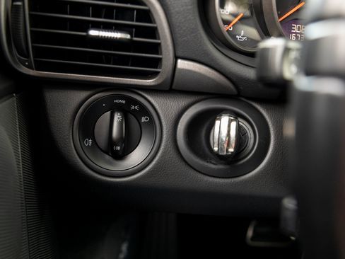 Used 2011 Porsche 911 Carrera image 17