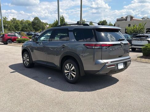 New 2026 Nissan Pathfinder SL FWD image 5