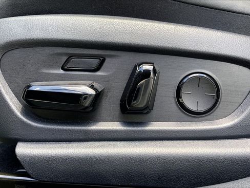 Used 2025 Lexus ES 350 Ultra Luxury FWD image 34