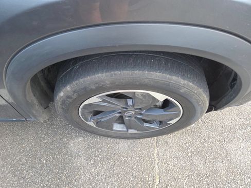 Used 2025 Nissan Rogue SV FWD image 10