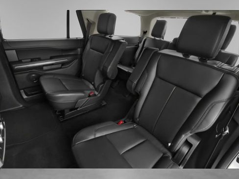 Used 2024 Ford Expedition XLT image 10