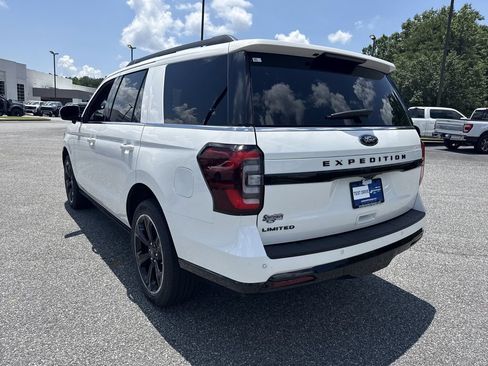Used 2023 Ford Expedition Limited AWD/4WD image 5