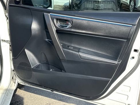 Used 2016 Toyota Corolla S image 9