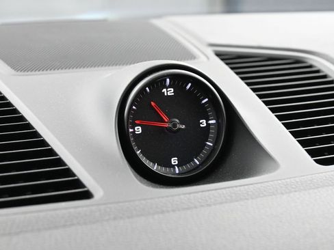Certified 2020 Porsche Cayenne AWD/4WD image 19