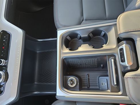 New 2025 Ford Expedition Active image 49