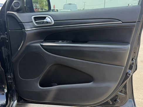 Used 2019 Jeep Grand Cherokee Limited AWD/4WD image 26