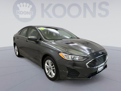 Used 2018 Ford Fusion SE w/ Fusion SE Technology Package image 8