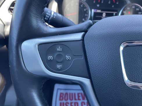 Used 2018 GMC Acadia SLE AWD/4WD image 17