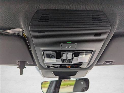 New 2026 Volkswagen Tiguan SE R-Line FWD image 20