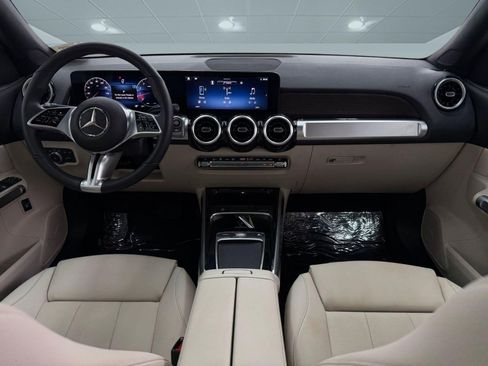 Used 2026 Mercedes-Benz GLB 250 image 14