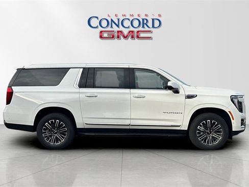 New 2026 GMC Yukon XL Elevation image 3