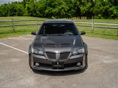 Used 2009 Pontiac G8 GT w/ Premium Package RWD image 2