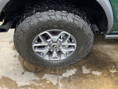 Used 2024 Ford Bronco Badlands image 8