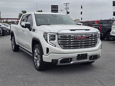 Used 2025 GMC Sierra 1500 Denali w/ Denali Reserve Package image 3