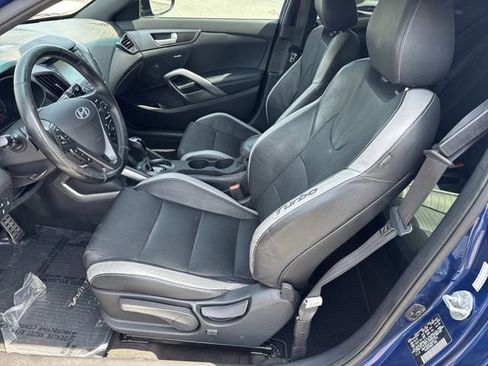 Used 2016 Hyundai Veloster Turbo w/ Option Group 04 FWD image 17
