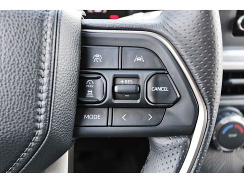 Used 2026 Toyota 4Runner SR5 AWD/4WD image 16