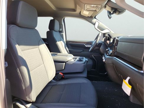 New 2026 GMC Sierra 1500 SLE image 20