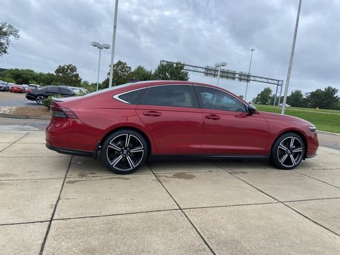 Used 2023 Honda Accord Sport image 12