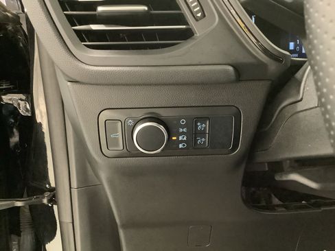 Certified 2023 Ford Escape ST-Line w/ Tech Pack #1 FWD image 18