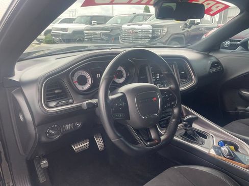 Used 2022 Dodge Challenger R/T Scat Pack RWD image 9